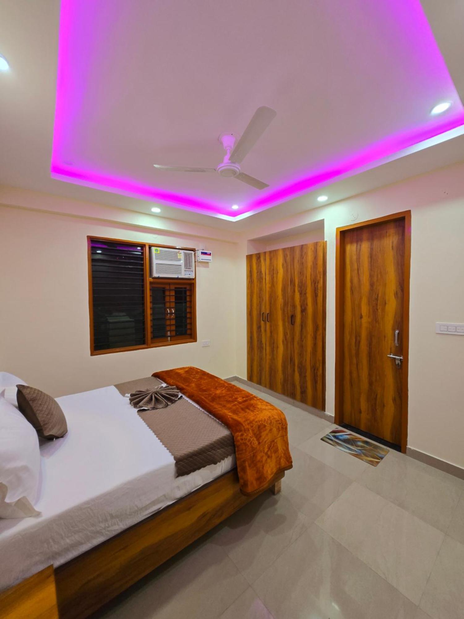Hotel Blu Plaza Gurgaon Ngoại thất bức ảnh